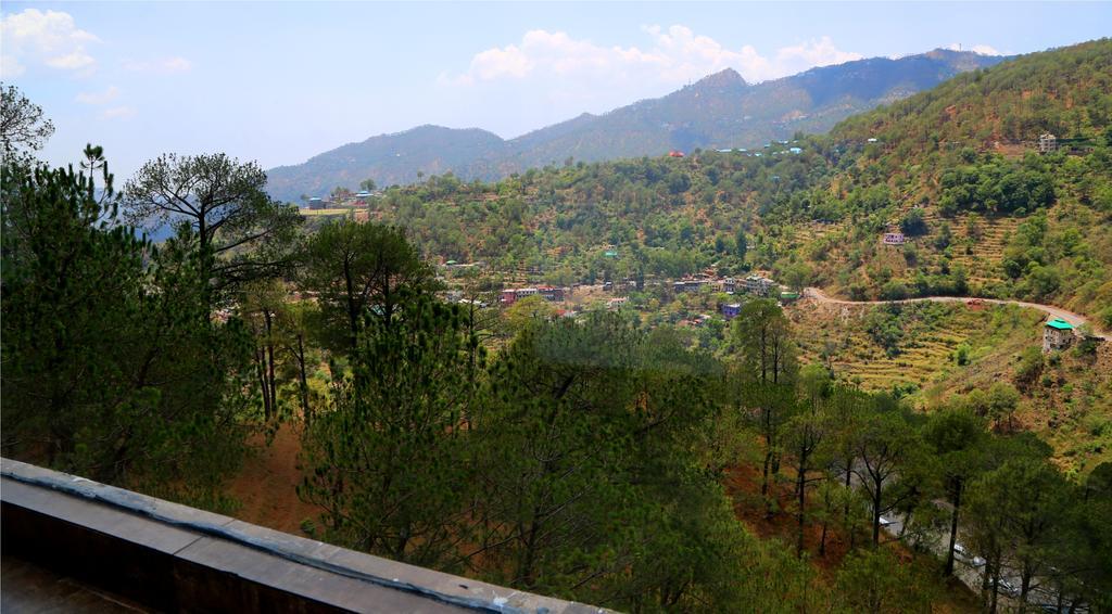 Hotel Whispering Winds Kasauli Exterior foto